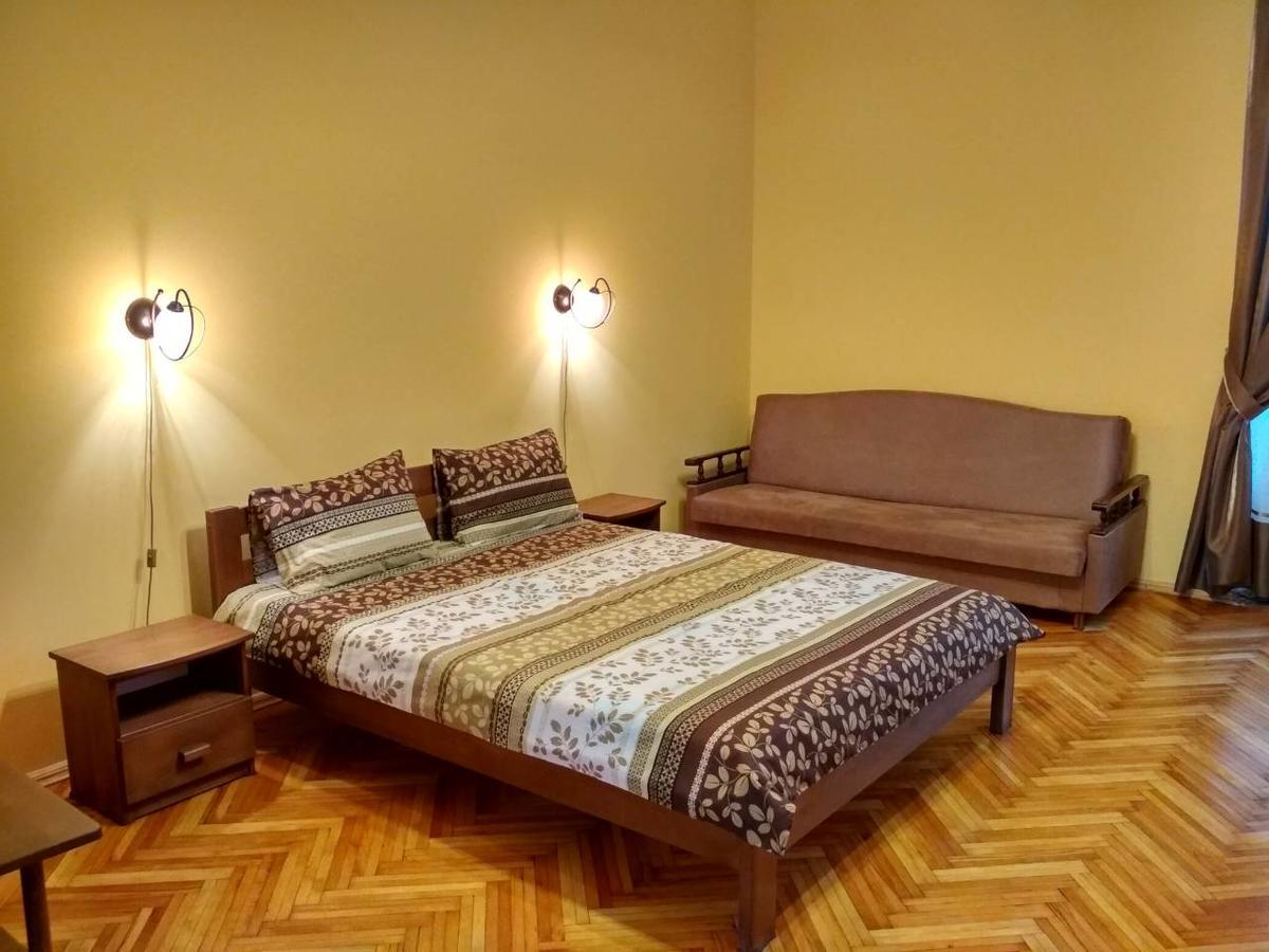 Apartment On Virmens'Ka Street 利沃夫 外观 照片