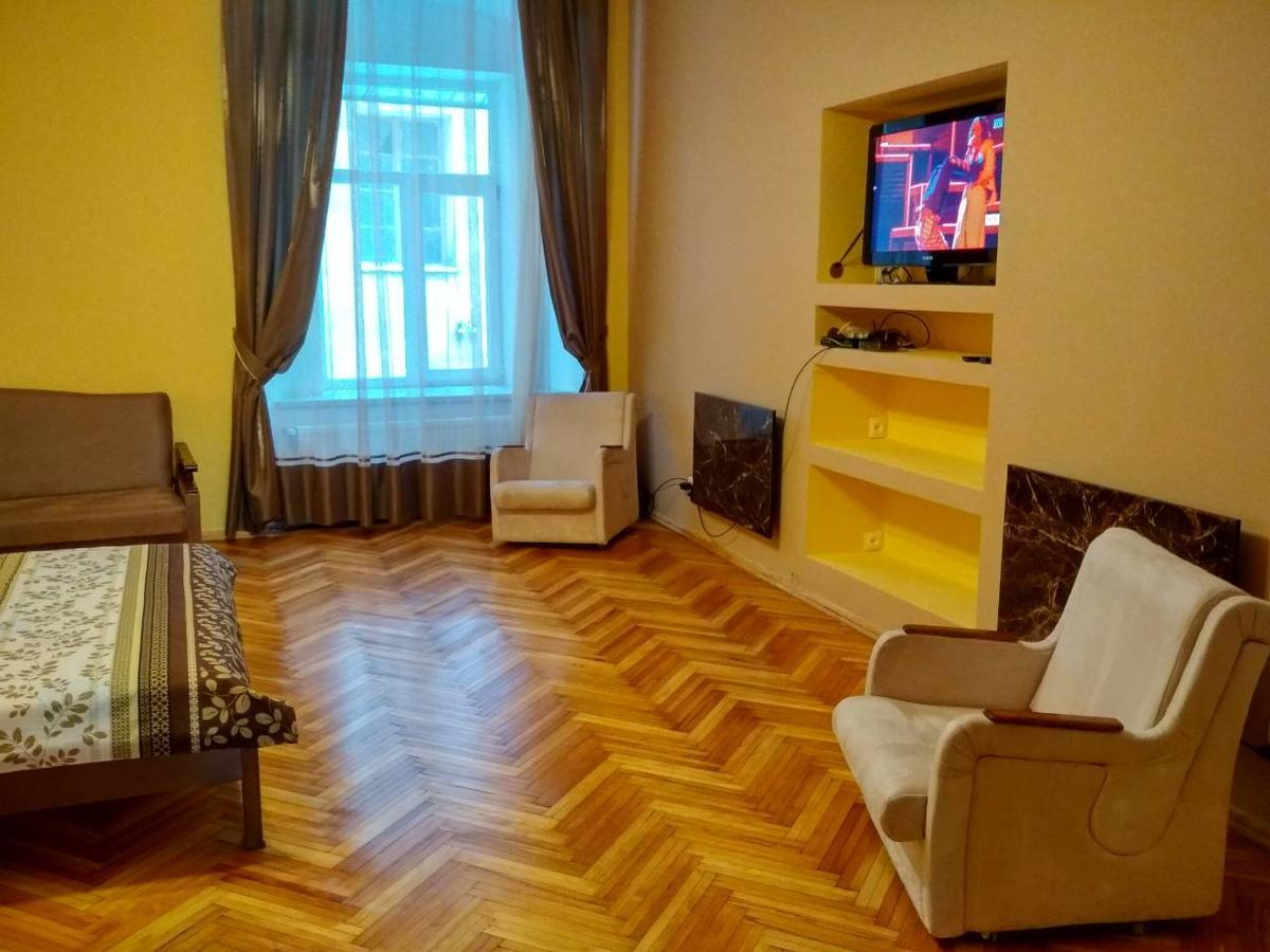Apartment On Virmens'Ka Street 利沃夫 外观 照片